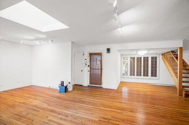 1266 W Mariposa Ave, Stockton, CA 95204