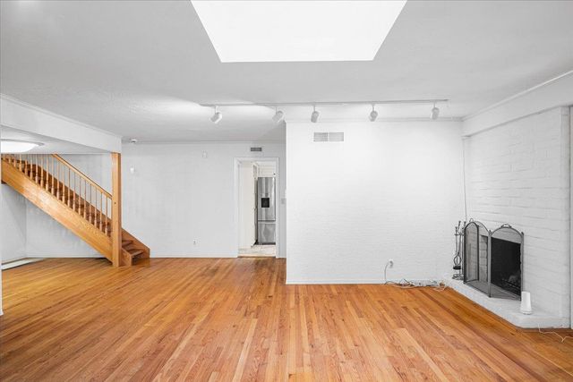 1266 W Mariposa Ave, Stockton, CA 95204