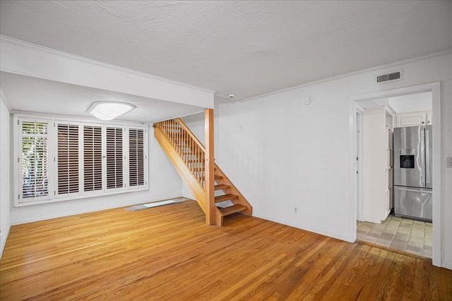 1266 W Mariposa Ave, Stockton, CA 95204