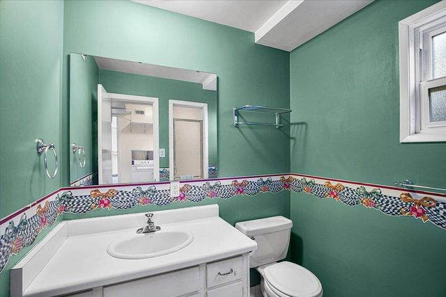 1266 W Mariposa Ave, Stockton, CA 95204