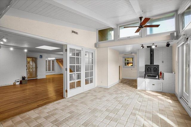 1266 W Mariposa Ave, Stockton, CA 95204