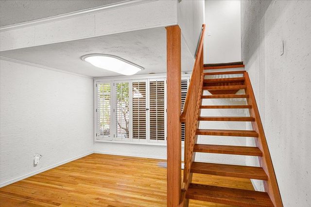 1266 W Mariposa Ave, Stockton, CA 95204