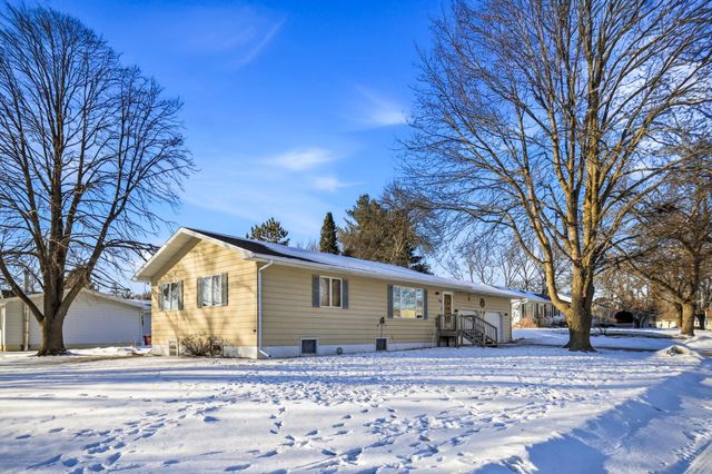 308 SE Oak Street, Brownsdale, MN 55918