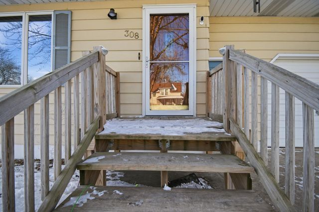 308 SE Oak Street, Brownsdale, MN 55918