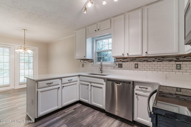 4329 Willowview Blvd, Louisville, KY 40299