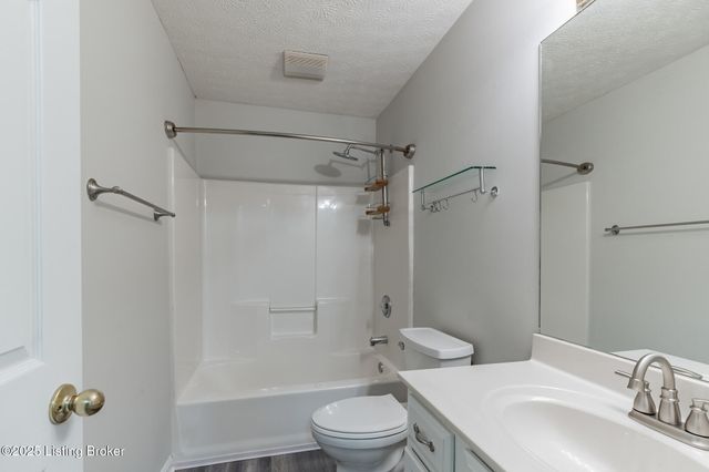 4329 Willowview Blvd, Louisville, KY 40299