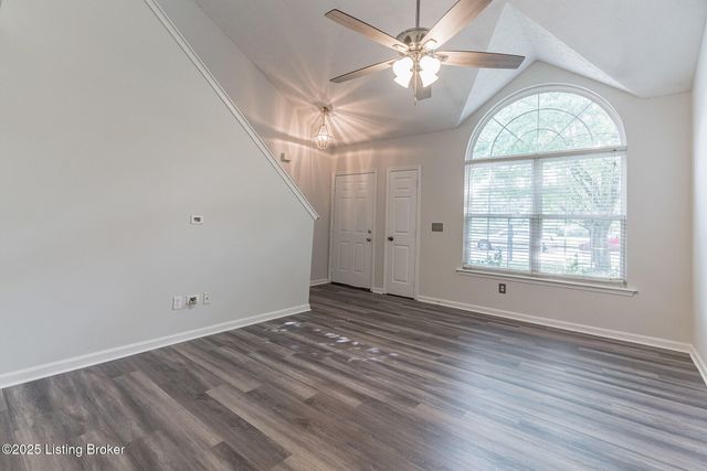 4329 Willowview Blvd, Louisville, KY 40299