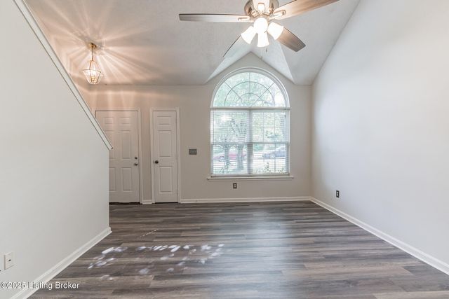 4329 Willowview Blvd, Louisville, KY 40299