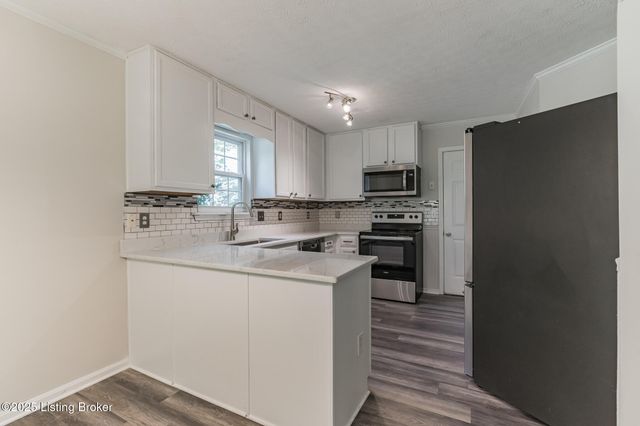 4329 Willowview Blvd, Louisville, KY 40299