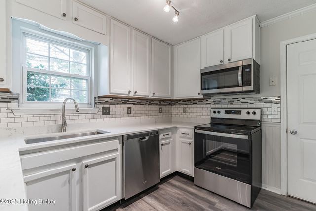 4329 Willowview Blvd, Louisville, KY 40299