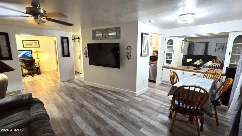 Image 9 of property listing at 29972 N BRYCE Trail, San Tan Valley, AZ 85144
