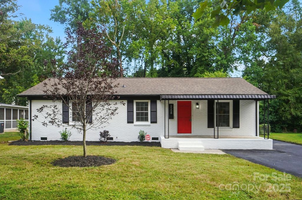 6558 Covecreek Drive, Charlotte, NC 28215