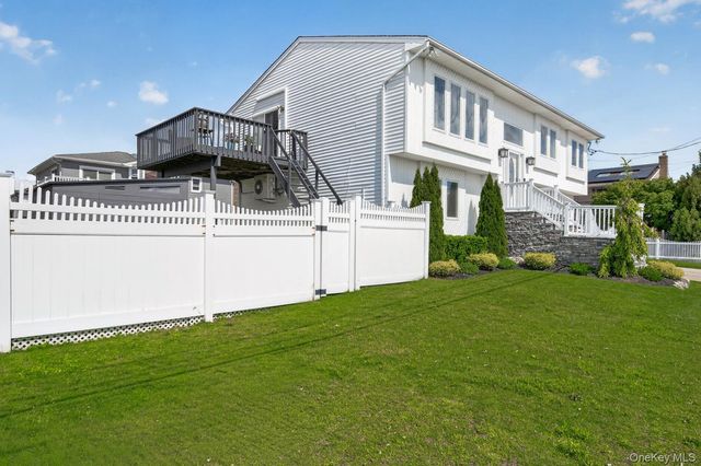 2862 Island Channel Road, Seaford, NY 11783