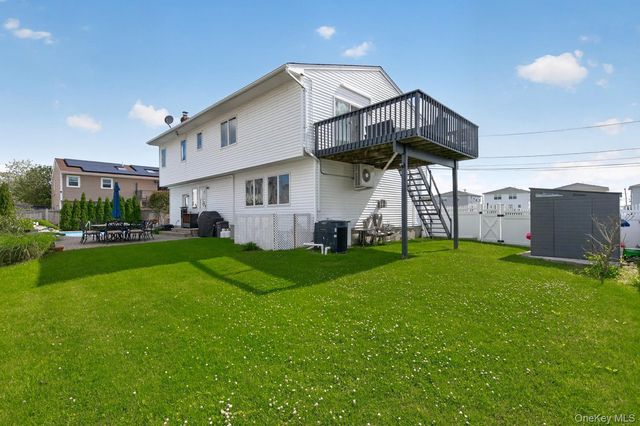 2862 Island Channel Road, Seaford, NY 11783