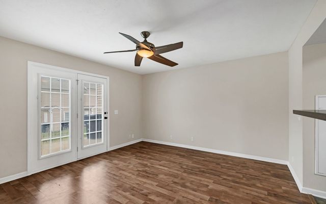 8007 Logan Dr, La Vergne, TN 37086