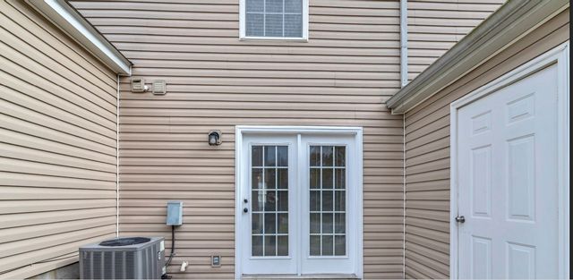 8007 Logan Dr, La Vergne, TN 37086