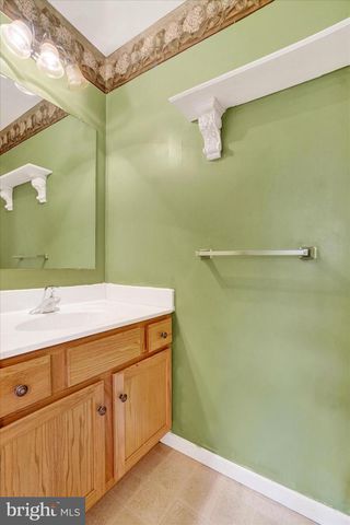 590 THOMAS ARMOR DR, Windsor, PA 17366