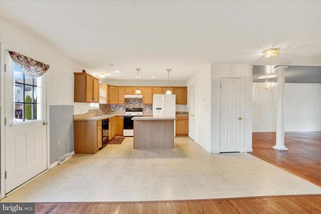 590 THOMAS ARMOR DR, Windsor, PA 17366