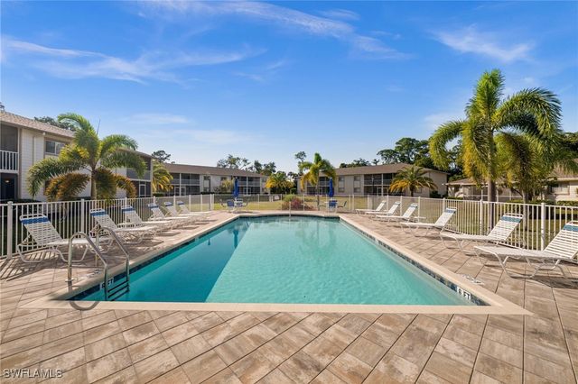 2346 Naples Trace CIR 2, Naples, FL 34109