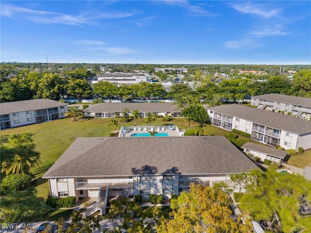 2346 Naples Trace CIR 2, Naples, FL 34109