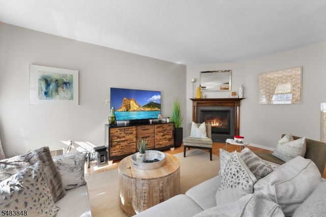 65 Hancock Dr, Morris Twp., NJ 07960