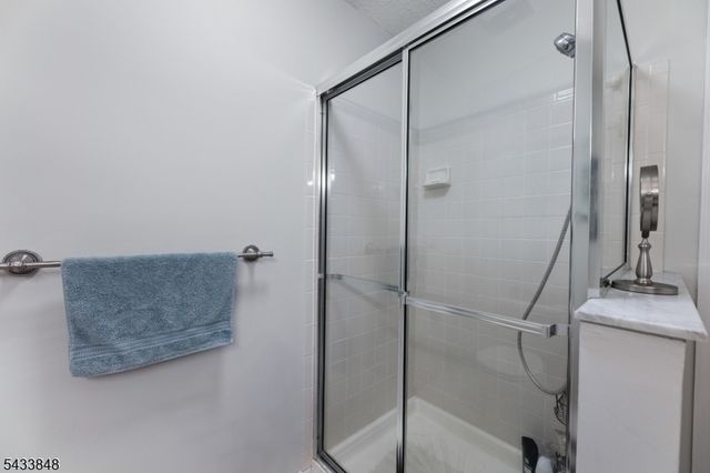 65 Hancock Dr, Morris Twp., NJ 07960