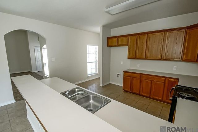 26267 Avoyelles Ave, Denham Springs, LA 70726