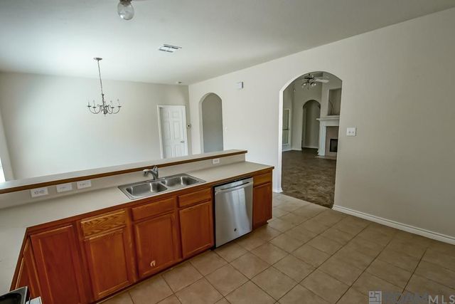 26267 Avoyelles Ave, Denham Springs, LA 70726