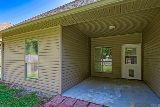 26267 Avoyelles Ave, Denham Springs, LA 70726