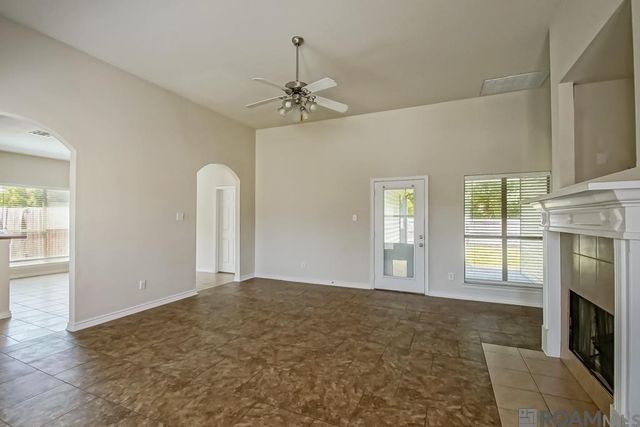 26267 Avoyelles Ave, Denham Springs, LA 70726