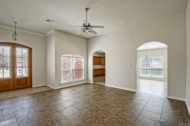 26267 Avoyelles Ave, Denham Springs, LA 70726