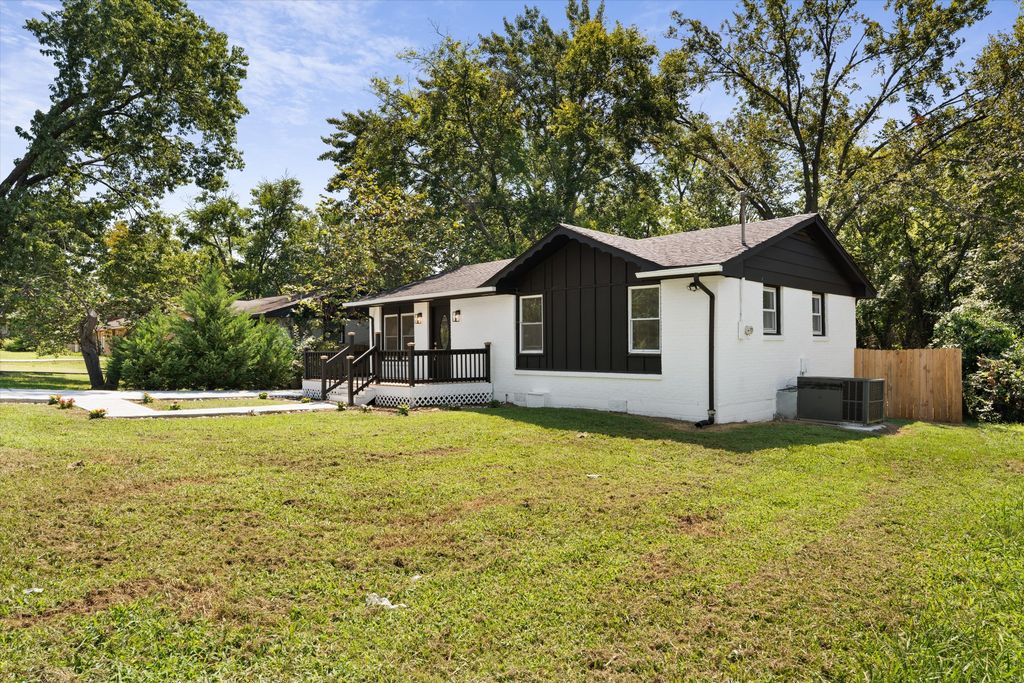 2503 Allenwood Dr, Nashville, TN 37207