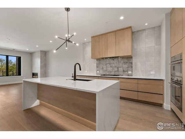 205 E 6th St 302, Loveland, CO 80537