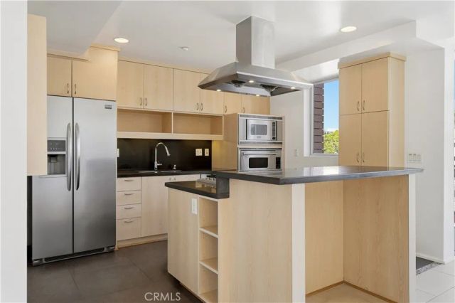 141 S Hudson Avenue 403, Pasadena, CA 91101