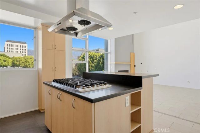 141 S Hudson Avenue 403, Pasadena, CA 91101