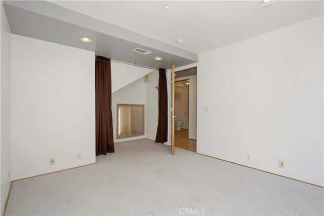 141 S Hudson Avenue 403, Pasadena, CA 91101