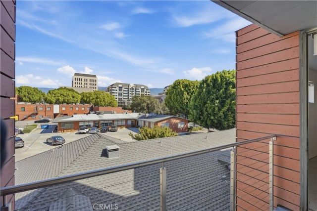 141 S Hudson Avenue 403, Pasadena, CA 91101