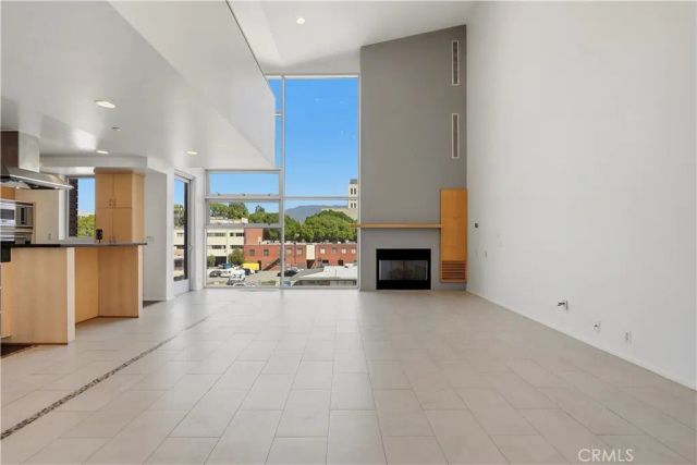 141 S Hudson Avenue 403, Pasadena, CA 91101