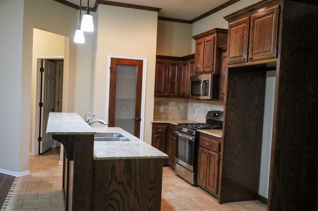 10605 NW 17th, Yukon, OK 73099