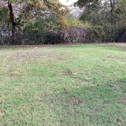 1506 S Travis Street, Denison, TX 75021