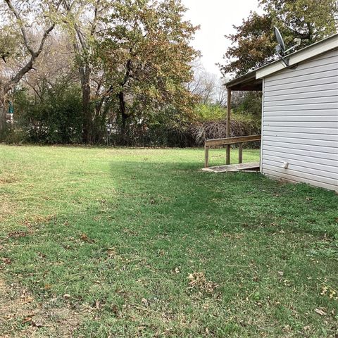 1506 S Travis Street, Denison, TX 75021