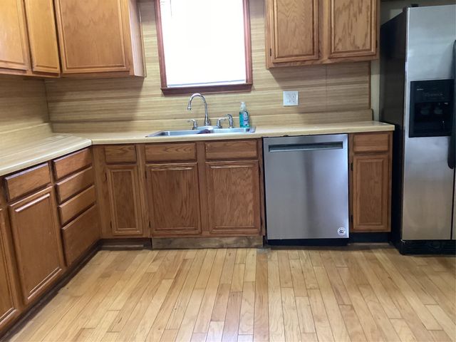 1506 S Travis Street, Denison, TX 75021