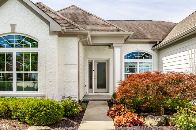 11923 Avedon Way, Zionsville, IN 46077