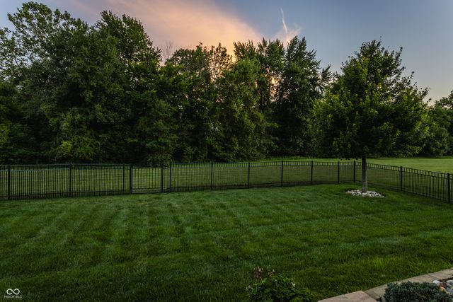 11923 Avedon Way, Zionsville, IN 46077