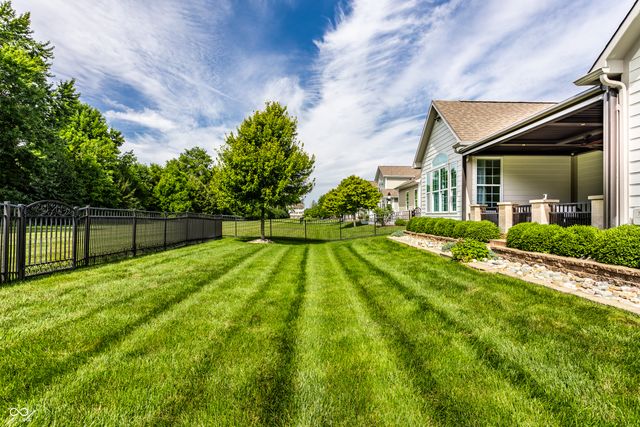 11923 Avedon Way, Zionsville, IN 46077
