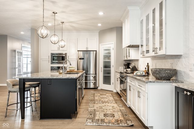 11923 Avedon Way, Zionsville, IN 46077