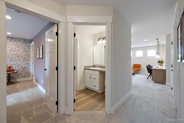 6151 N Trailwoods Drive, Ann Arbor, MI 48103