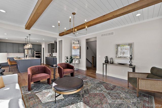 6151 N Trailwoods Drive, Ann Arbor, MI 48103