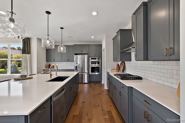 6151 N Trailwoods Drive, Ann Arbor, MI 48103