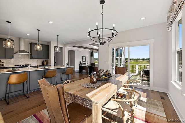 6151 N Trailwoods Drive, Ann Arbor, MI 48103